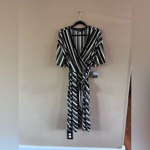 Mlle Gabrielle V neck belted dress 3X